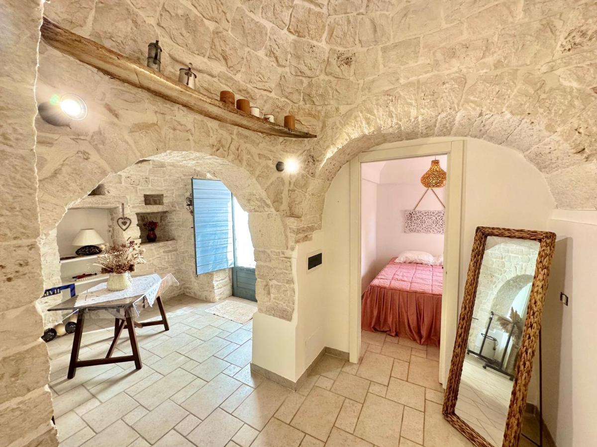 הוילה אלברובלו Trullo Il Carrubo מראה חיצוני תמונה