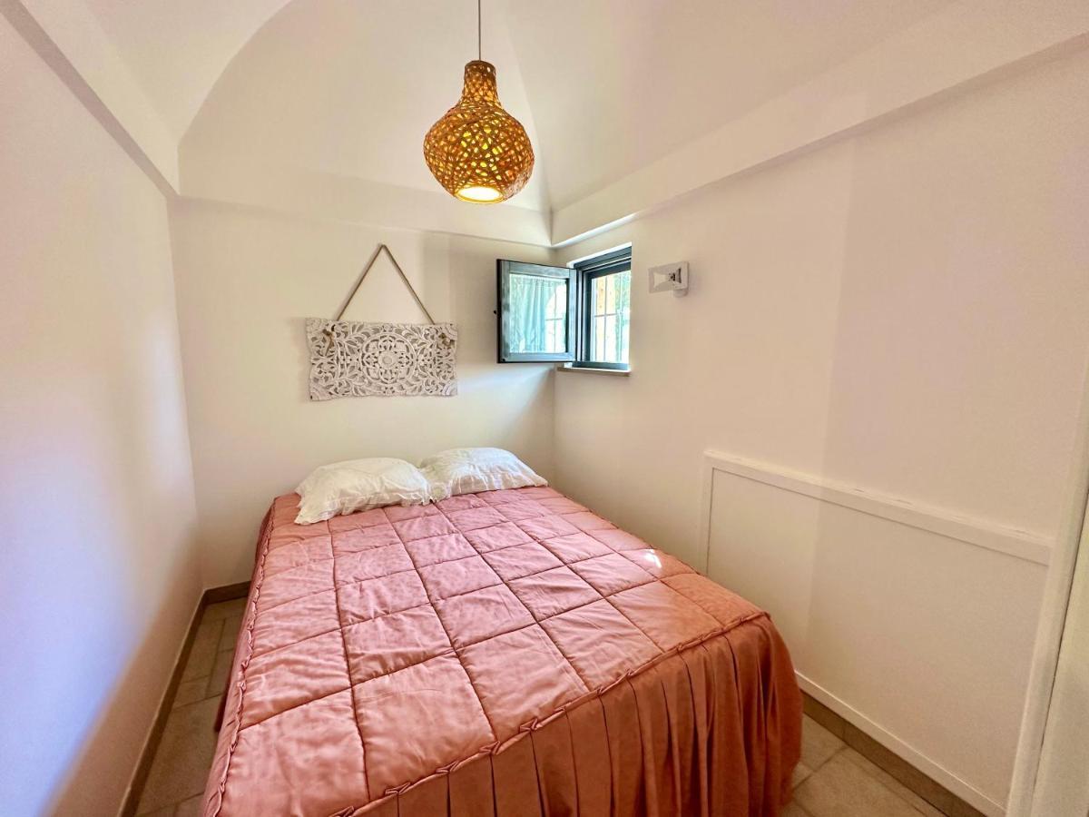 הוילה אלברובלו Trullo Il Carrubo מראה חיצוני תמונה